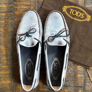 Tod's Women’s Light Gray and Navy Loafers with Bow Detail! Very unique.